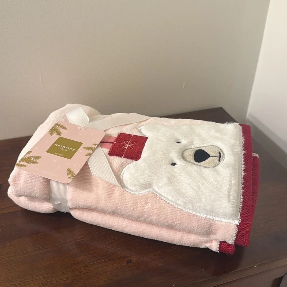 Kassatex Pink Polar Bear Christmas Hand Towels Set of 2 Holiday NEW